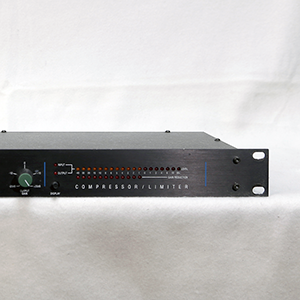 DBX 160A Detail Front