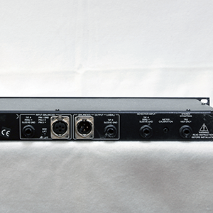 DBX 160A Detail Back