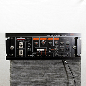 Roland SRE 555 Front